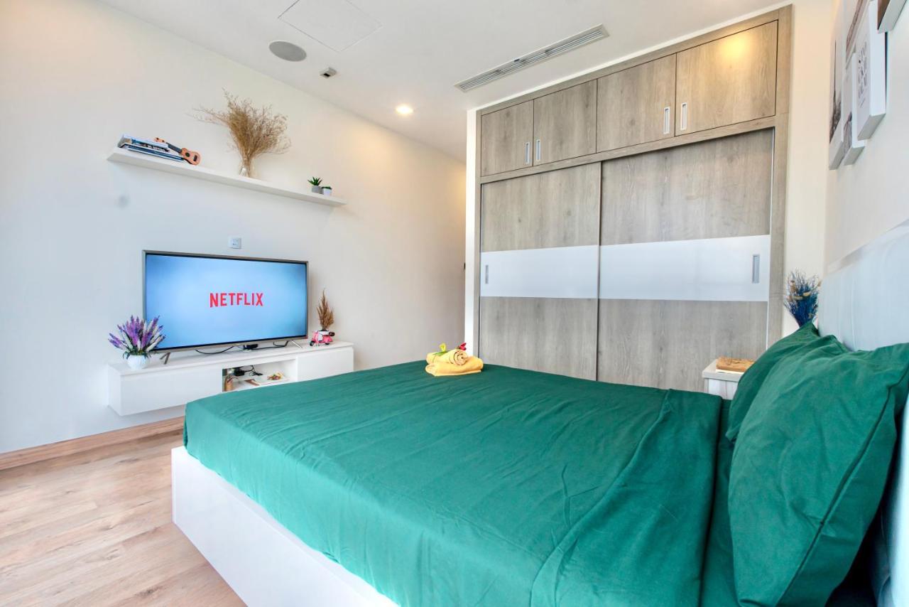 Moxy Hcmc Aparts - Vinhomes Central Park, Ice Rink مدينة هوشي منه المظهر الخارجي الصورة