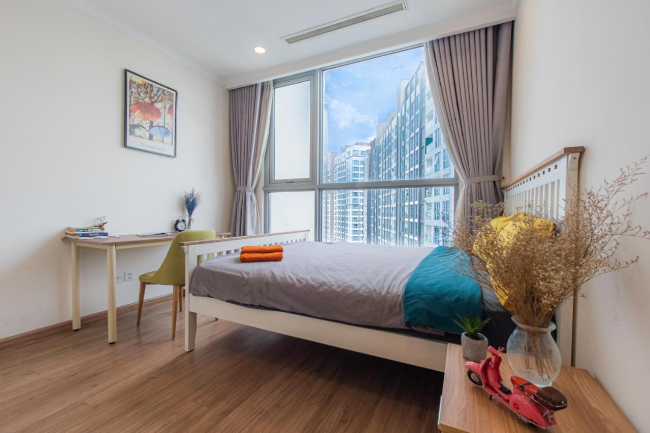 Moxy Hcmc Aparts - Vinhomes Central Park, Ice Rink مدينة هوشي منه المظهر الخارجي الصورة