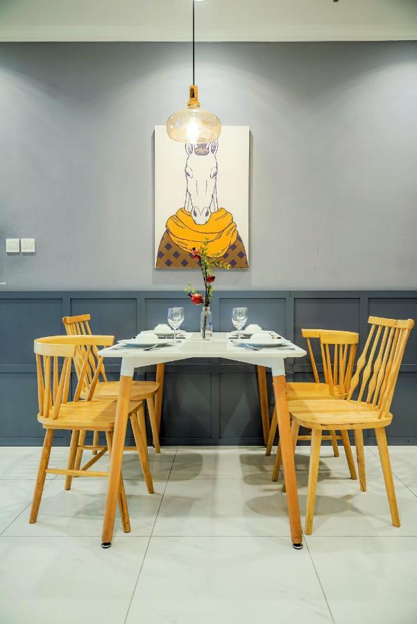 Moxy Hcmc Aparts - Vinhomes Central Park, Ice Rink مدينة هوشي منه المظهر الخارجي الصورة