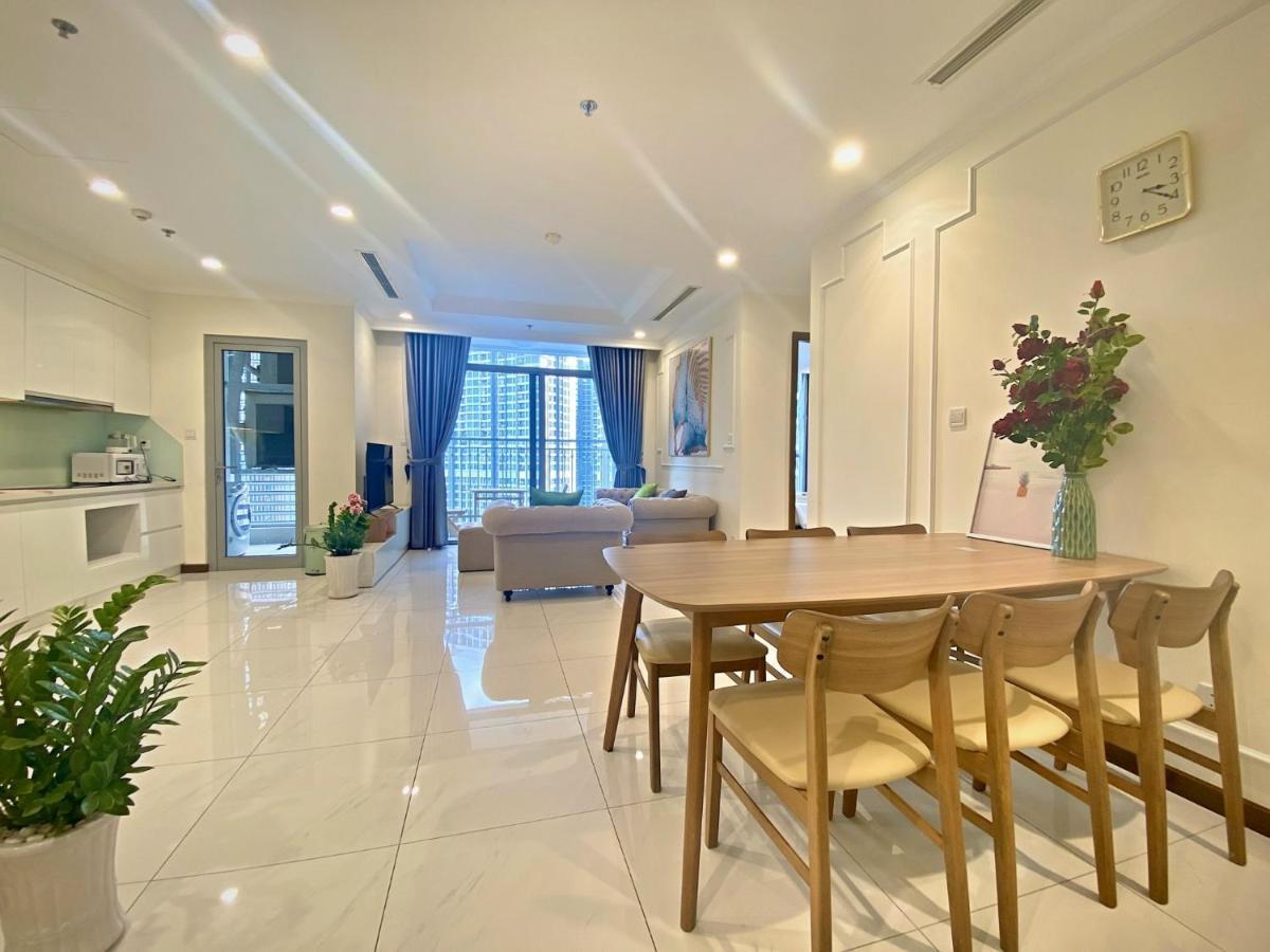 Moxy Hcmc Aparts - Vinhomes Central Park, Ice Rink مدينة هوشي منه المظهر الخارجي الصورة