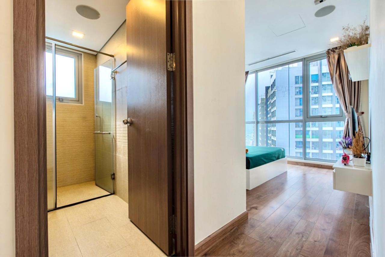 Moxy Hcmc Aparts - Vinhomes Central Park, Ice Rink مدينة هوشي منه المظهر الخارجي الصورة