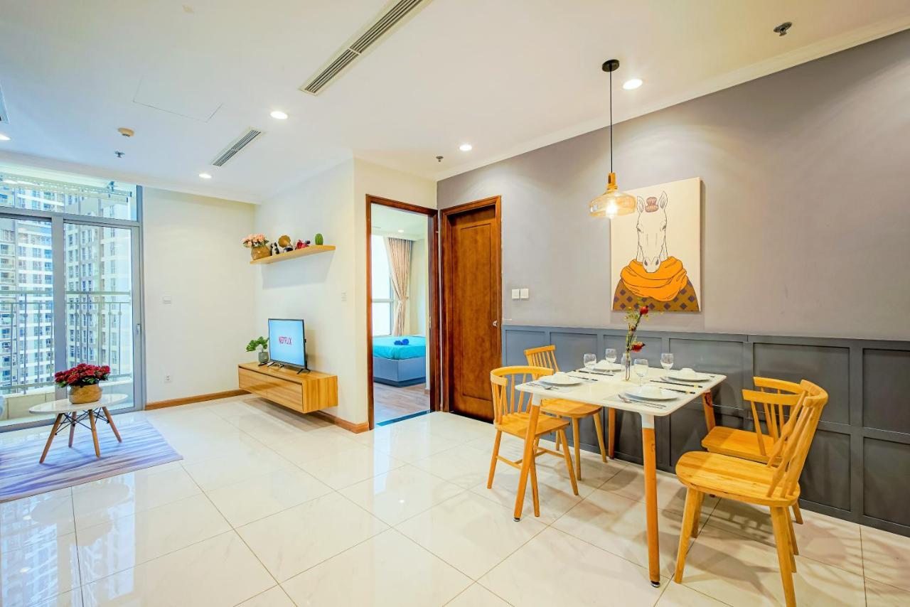 Moxy Hcmc Aparts - Vinhomes Central Park, Ice Rink مدينة هوشي منه المظهر الخارجي الصورة